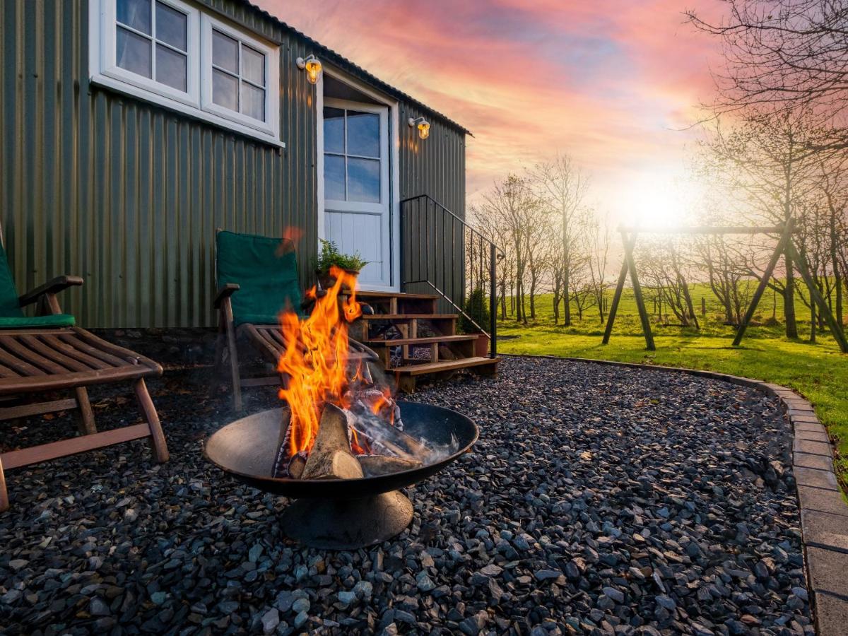 The Pleasant Hut At Mountpleasant Farm Villa Ulverston Exterior photo